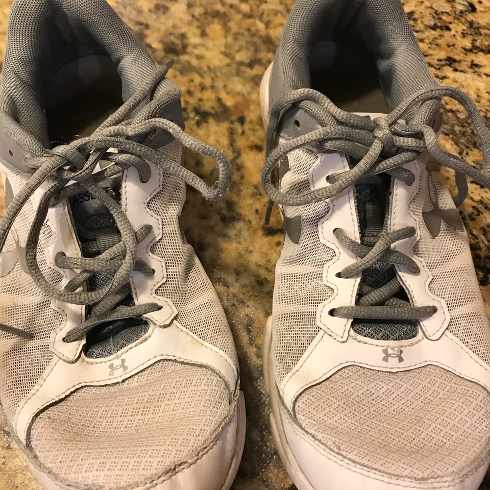 Under armor woman’s size 11.5 tennis shoes